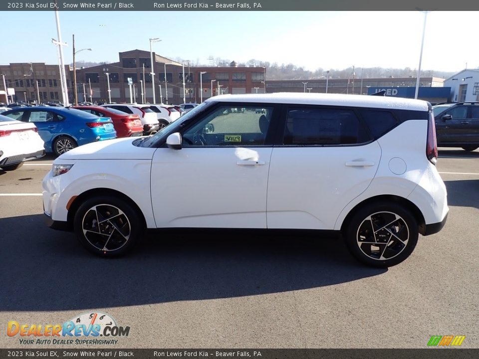 Snow White Pearl 2023 Kia Soul EX Photo #5