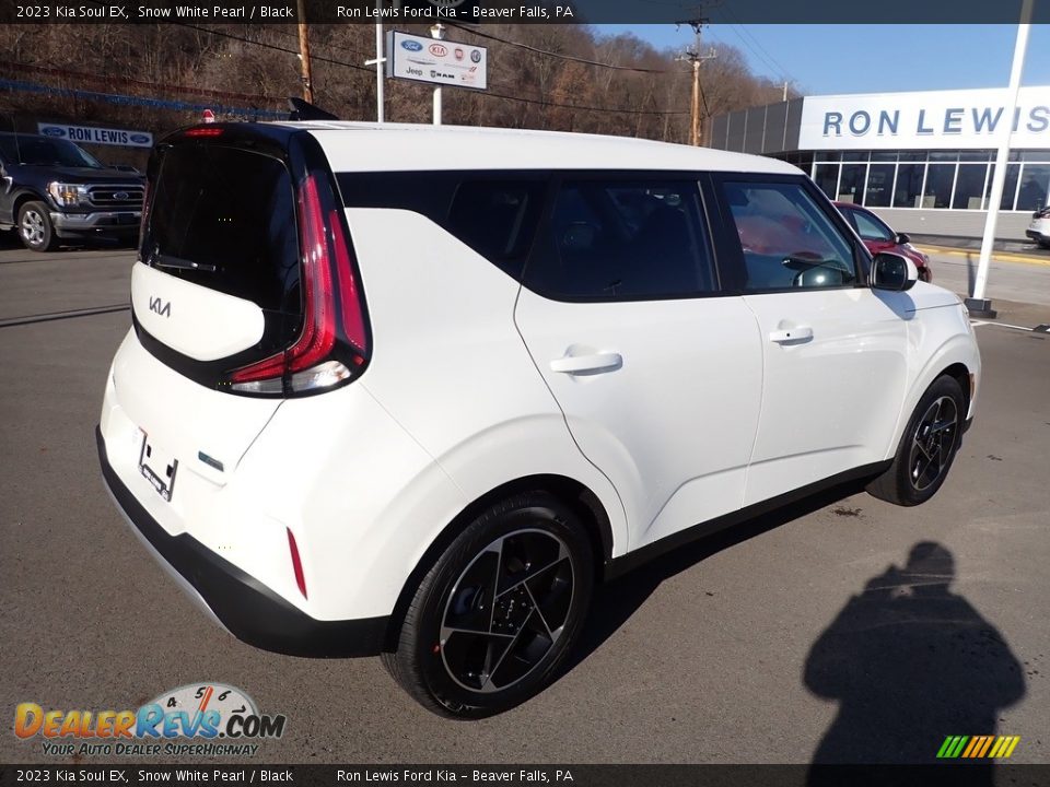 2023 Kia Soul EX Snow White Pearl / Black Photo #8