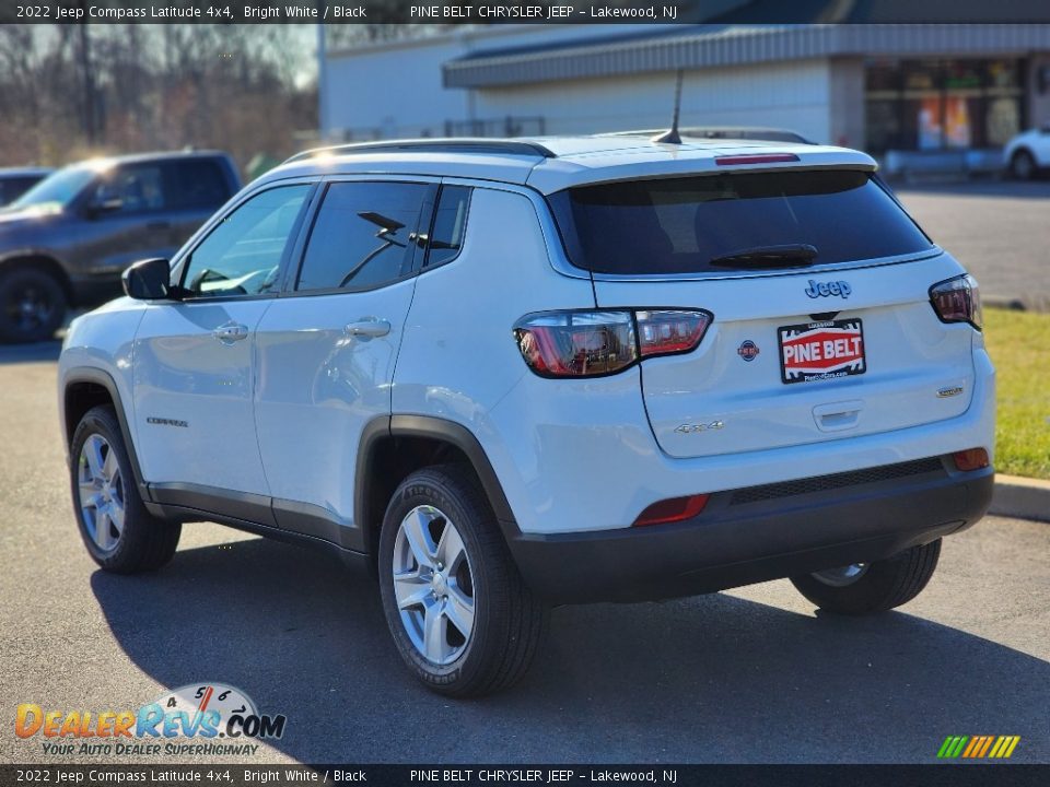 2022 Jeep Compass Latitude 4x4 Bright White / Black Photo #4