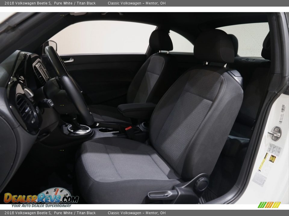 2018 Volkswagen Beetle S Pure White / Titan Black Photo #5