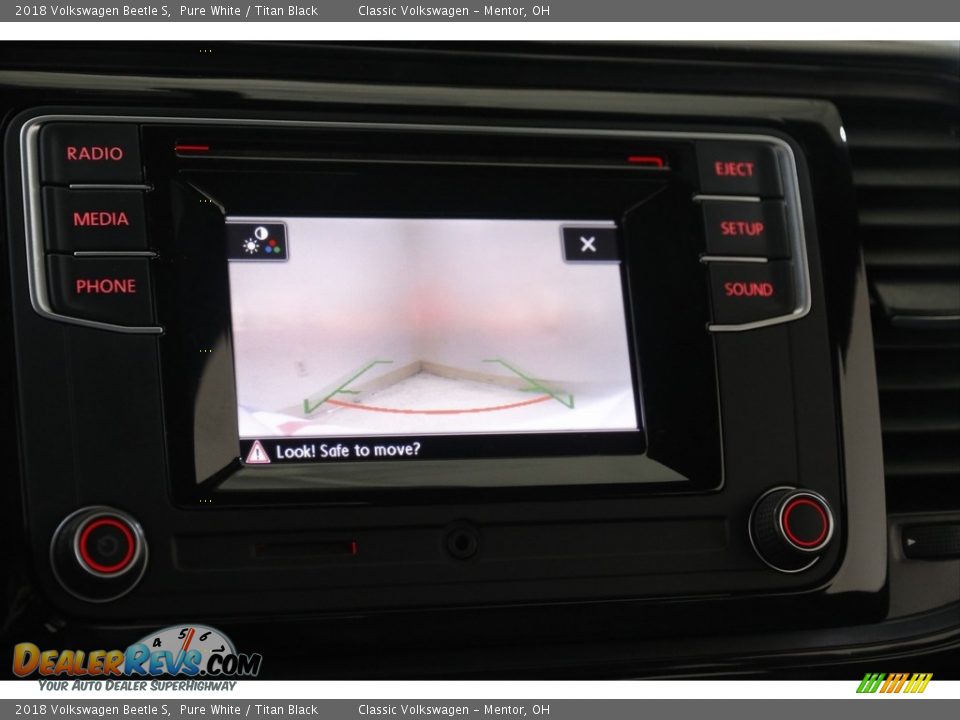 2018 Volkswagen Beetle S Pure White / Titan Black Photo #11