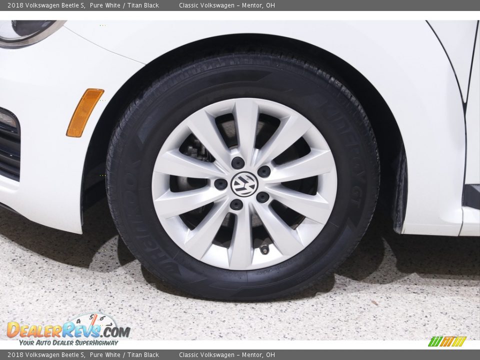 2018 Volkswagen Beetle S Pure White / Titan Black Photo #18