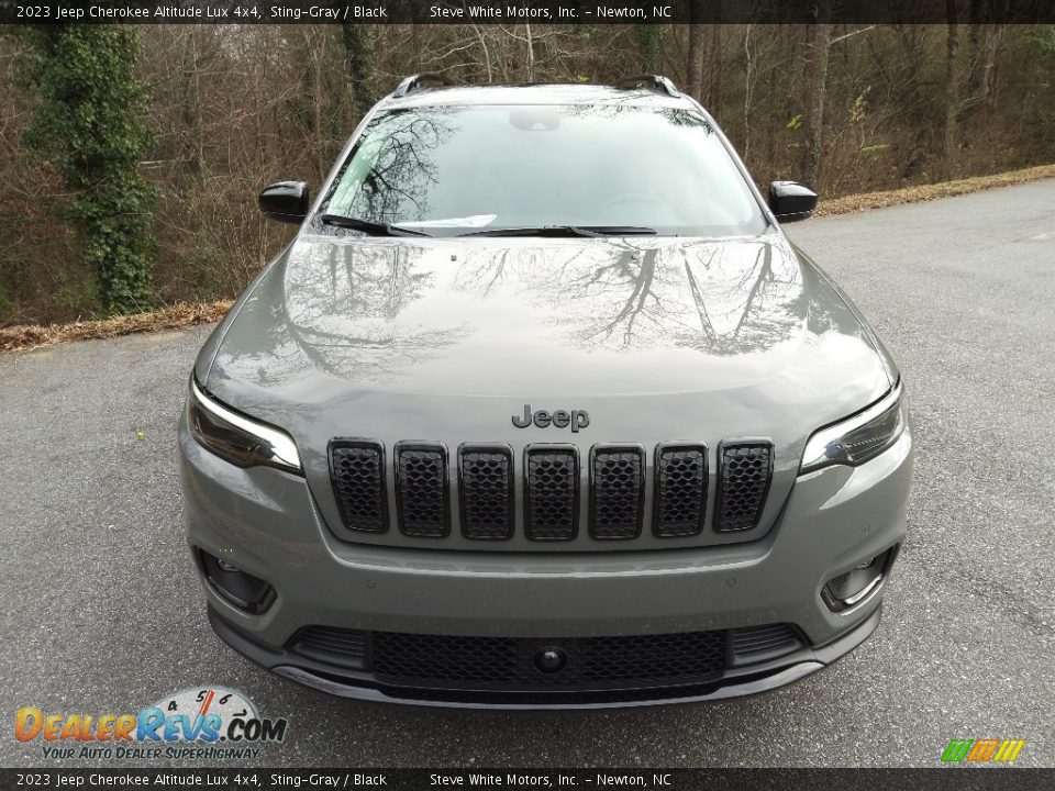2023 Jeep Cherokee Altitude Lux 4x4 Sting-Gray / Black Photo #3