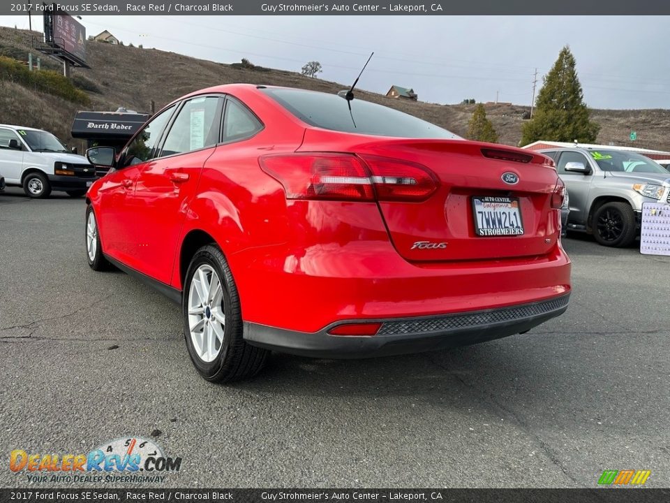 2017 Ford Focus SE Sedan Race Red / Charcoal Black Photo #4