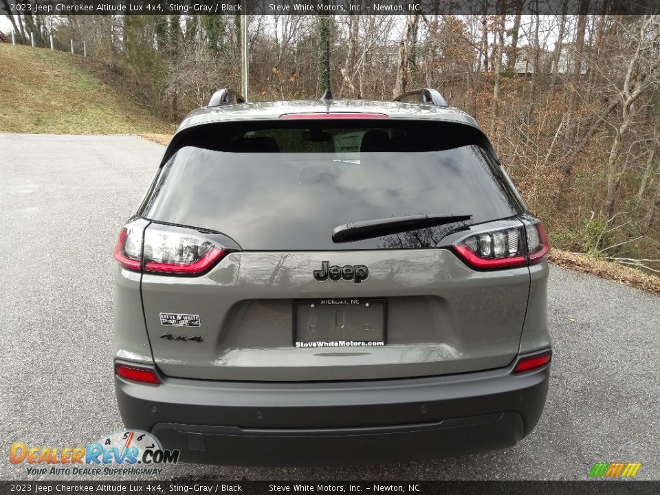 2023 Jeep Cherokee Altitude Lux 4x4 Sting-Gray / Black Photo #7