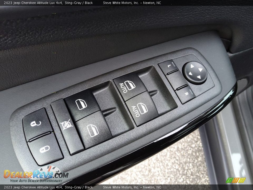 Controls of 2023 Jeep Cherokee Altitude Lux 4x4 Photo #11