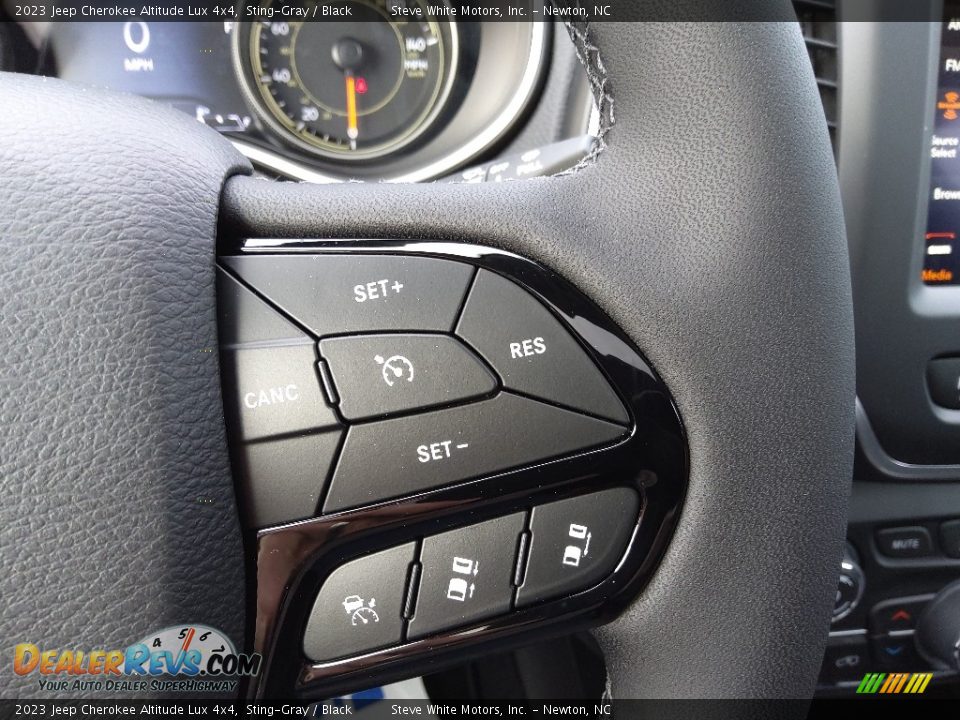 2023 Jeep Cherokee Altitude Lux 4x4 Steering Wheel Photo #20