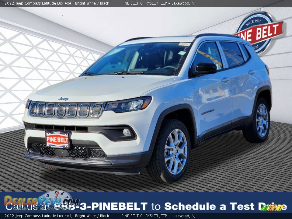 2022 Jeep Compass Latitude Lux 4x4 Bright White / Black Photo #1