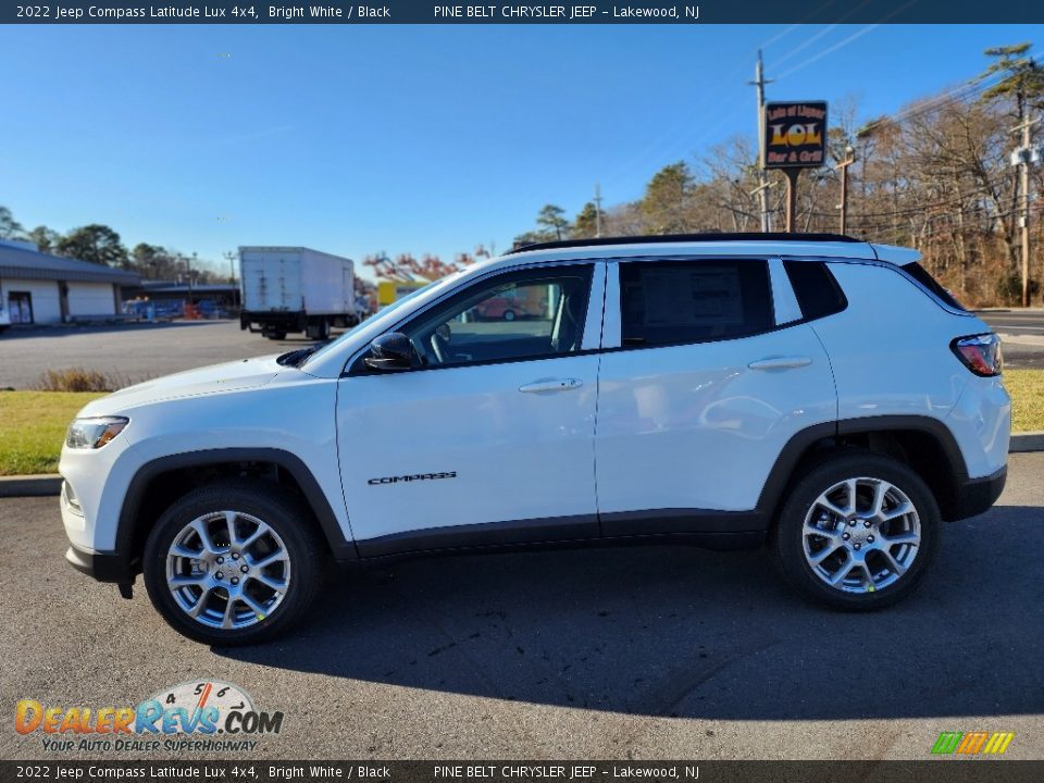 2022 Jeep Compass Latitude Lux 4x4 Bright White / Black Photo #3