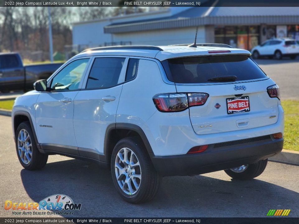 2022 Jeep Compass Latitude Lux 4x4 Bright White / Black Photo #4