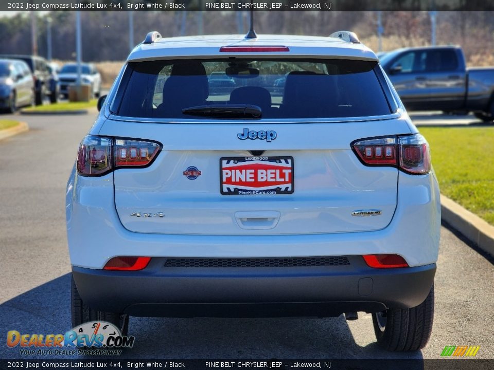 2022 Jeep Compass Latitude Lux 4x4 Bright White / Black Photo #6