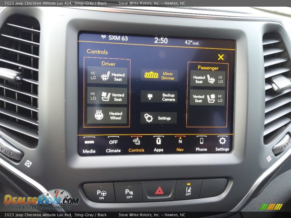Controls of 2023 Jeep Cherokee Altitude Lux 4x4 Photo #26