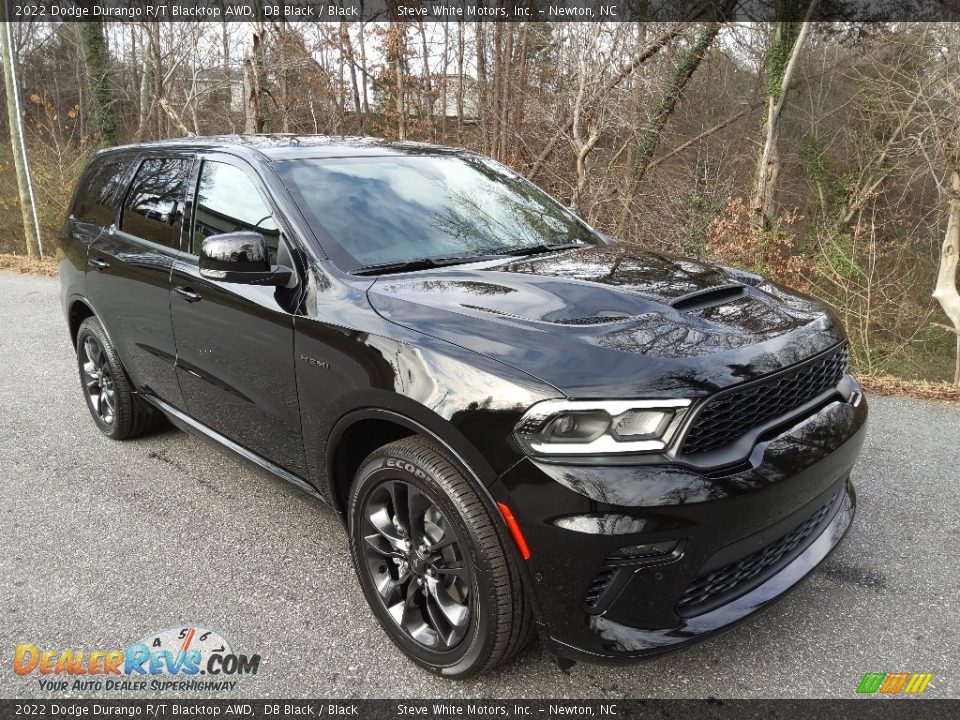 Front 3/4 View of 2022 Dodge Durango R/T Blacktop AWD Photo #4