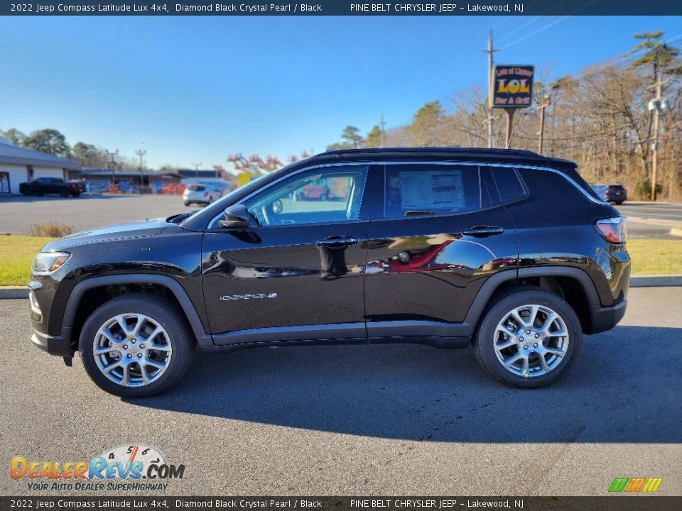 2022 Jeep Compass Latitude Lux 4x4 Diamond Black Crystal Pearl / Black Photo #3