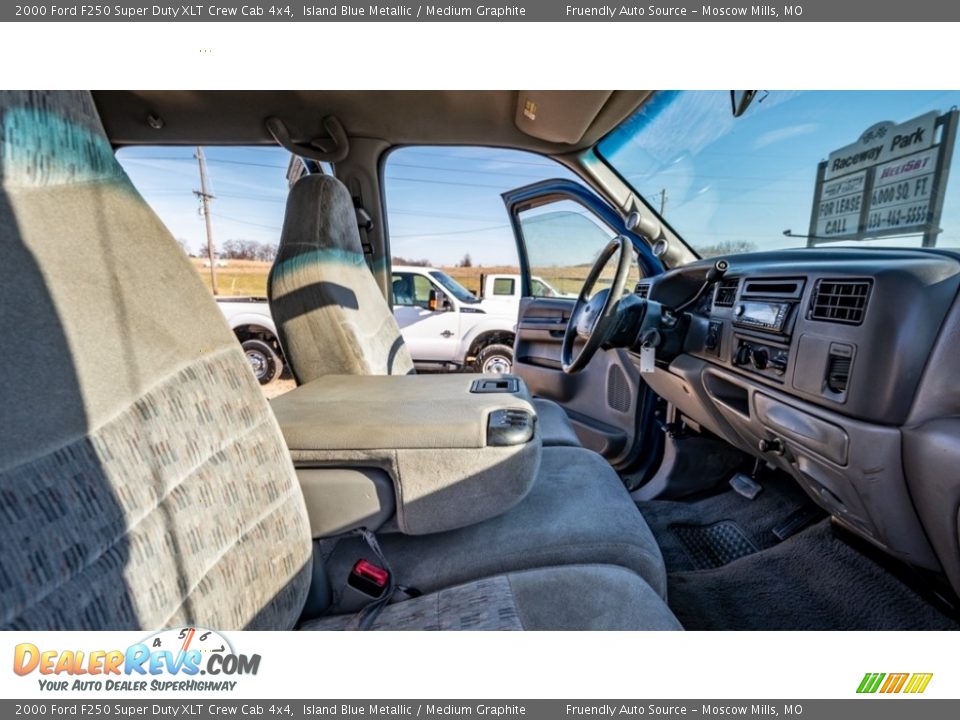 2000 Ford F250 Super Duty XLT Crew Cab 4x4 Island Blue Metallic / Medium Graphite Photo #24