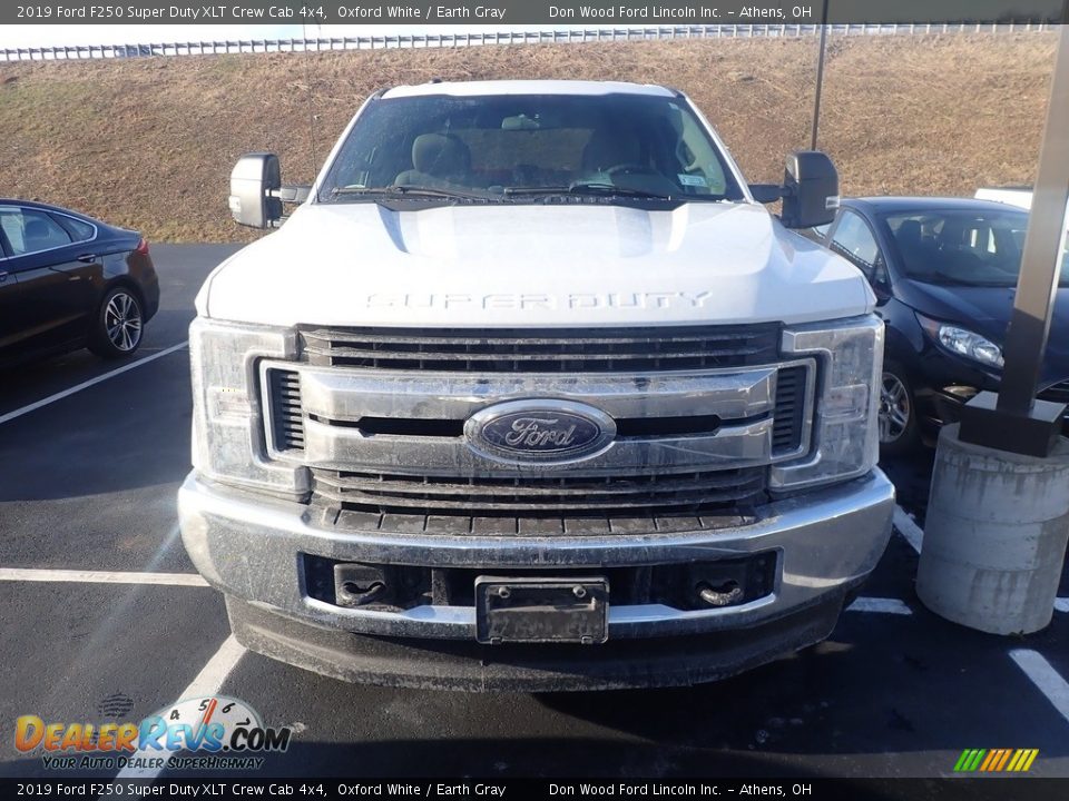 2019 Ford F250 Super Duty XLT Crew Cab 4x4 Oxford White / Earth Gray Photo #3