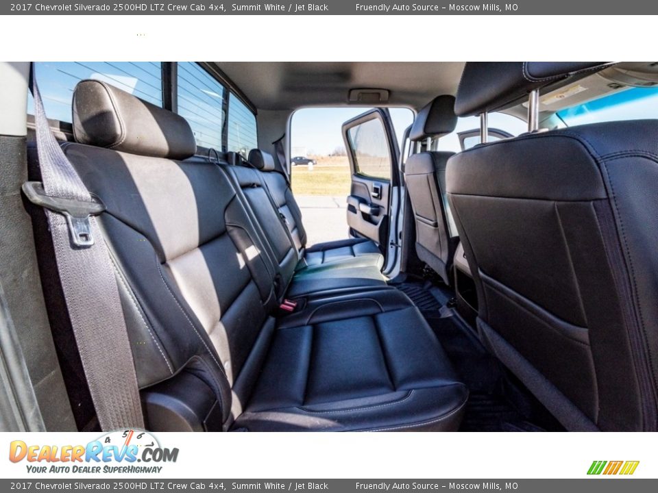 2017 Chevrolet Silverado 2500HD LTZ Crew Cab 4x4 Summit White / Jet Black Photo #22