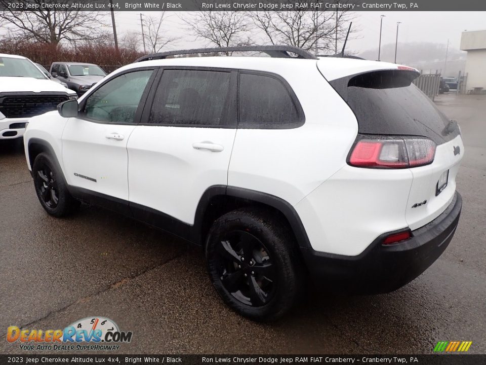 2023 Jeep Cherokee Altitude Lux 4x4 Bright White / Black Photo #3