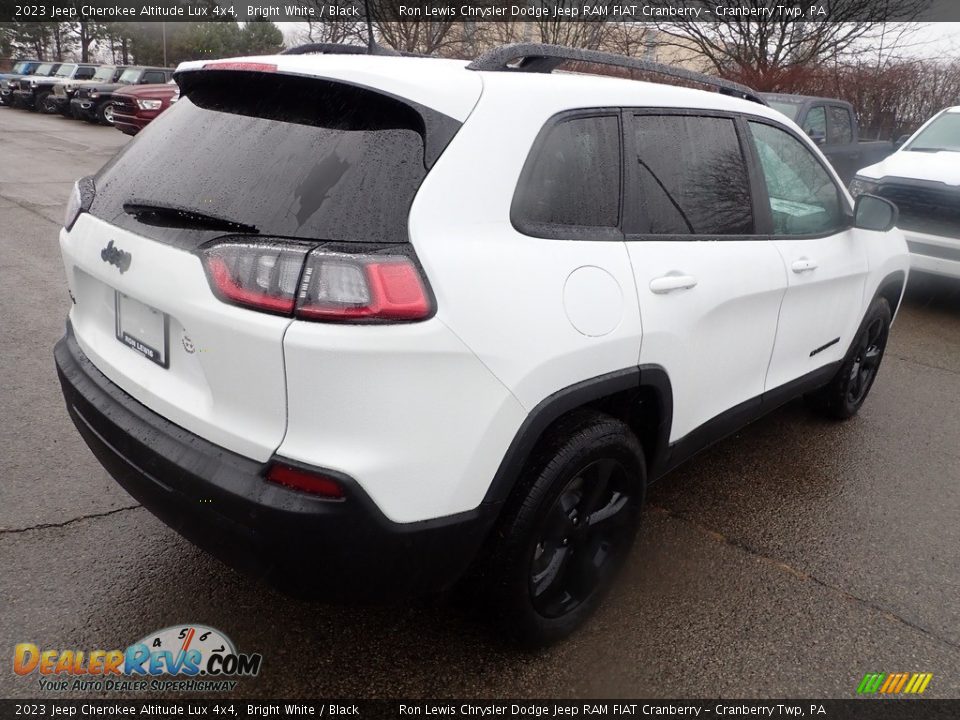 2023 Jeep Cherokee Altitude Lux 4x4 Bright White / Black Photo #5