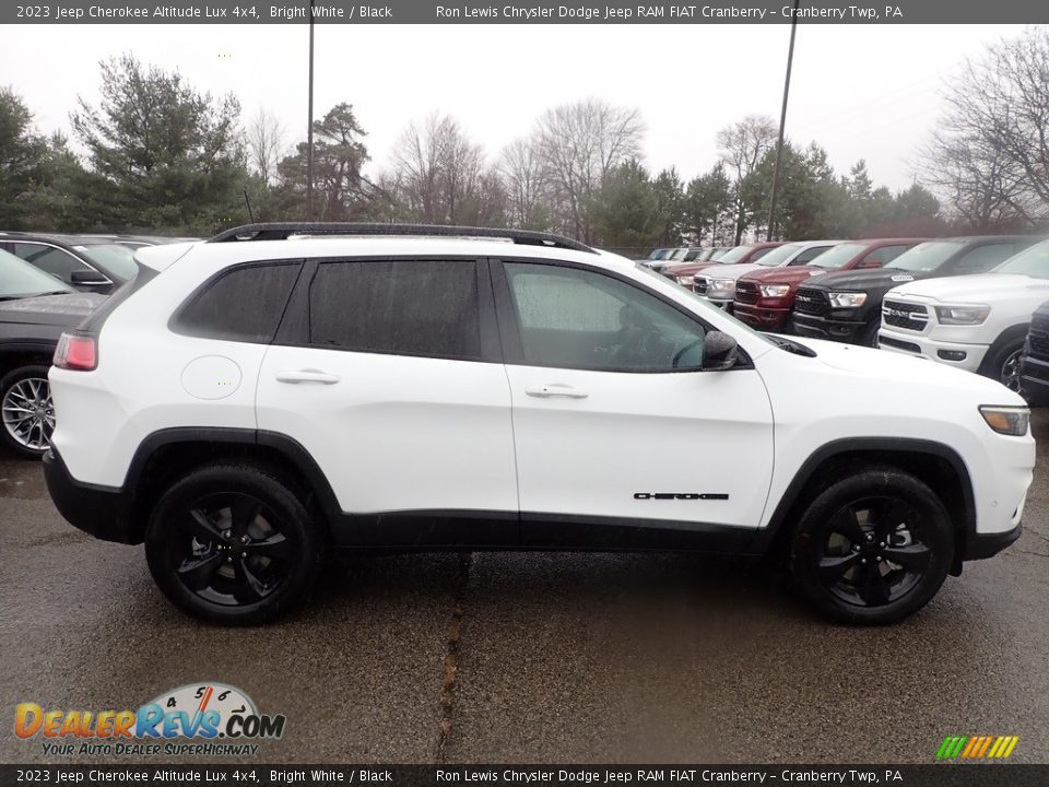 2023 Jeep Cherokee Altitude Lux 4x4 Bright White / Black Photo #6