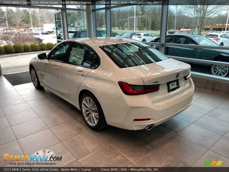 2023 BMW 3 Series 330e xDrive Sedan Alpine White / Cognac Photo #2