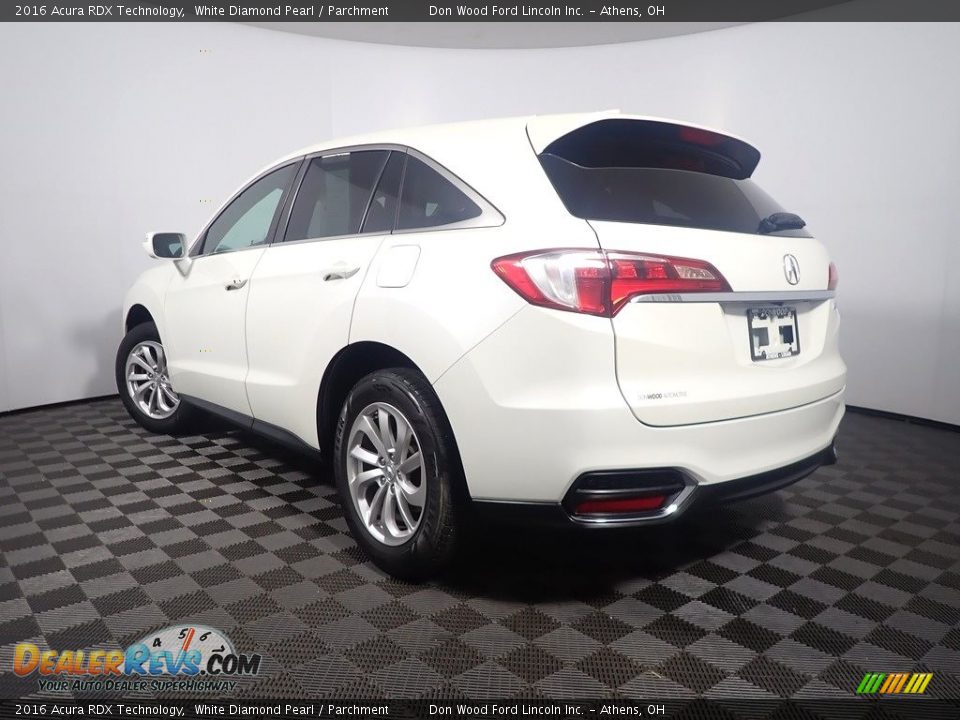 2016 Acura RDX Technology White Diamond Pearl / Parchment Photo #10