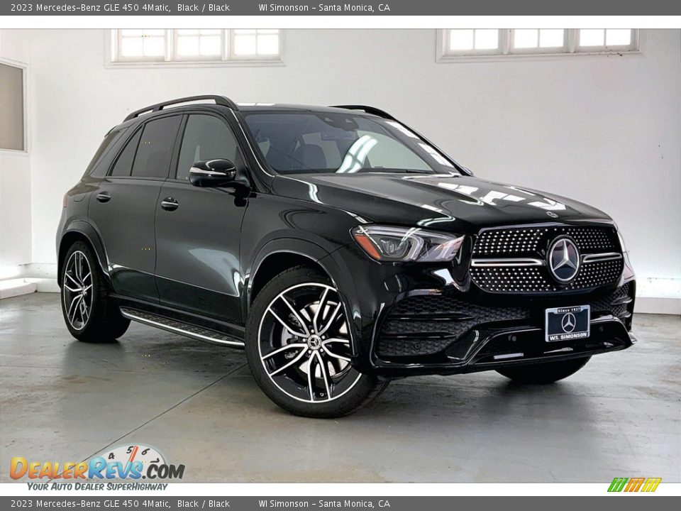 Front 3/4 View of 2023 Mercedes-Benz GLE 450 4Matic Photo #12