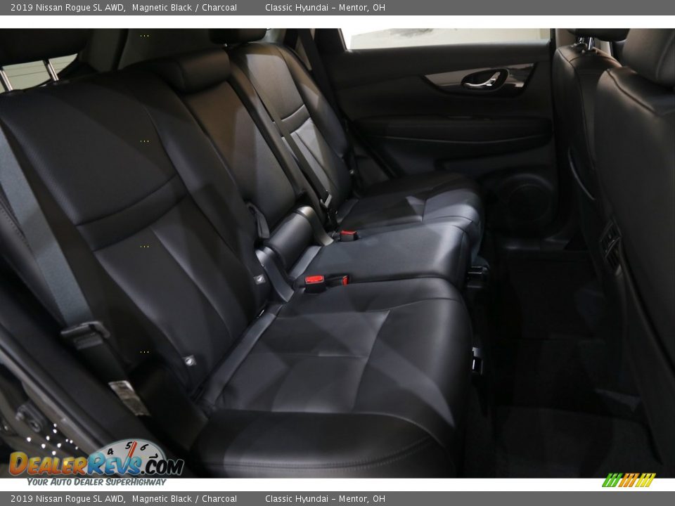 2019 Nissan Rogue SL AWD Magnetic Black / Charcoal Photo #18