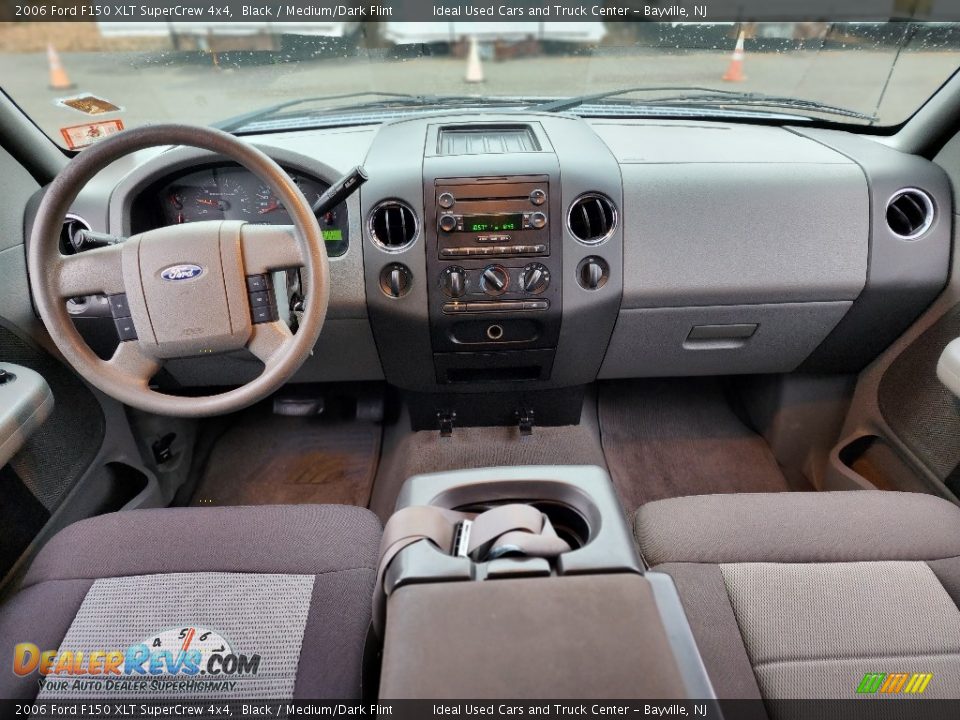 2006 Ford F150 XLT SuperCrew 4x4 Black / Medium/Dark Flint Photo #17