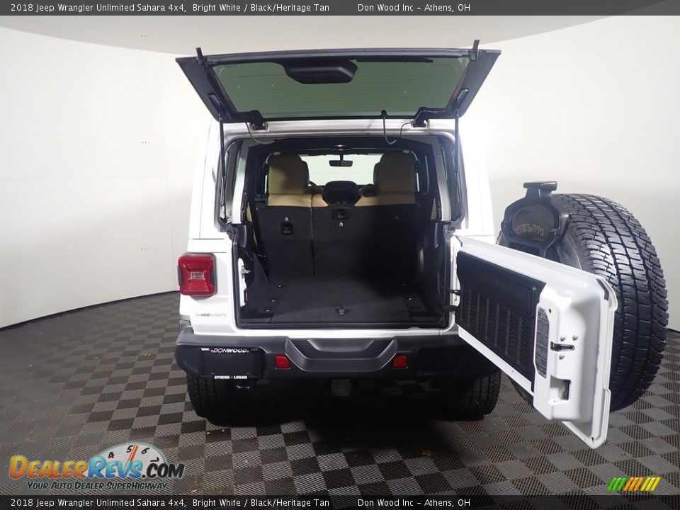2018 Jeep Wrangler Unlimited Sahara 4x4 Bright White / Black/Heritage Tan Photo #14