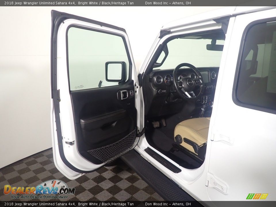 2018 Jeep Wrangler Unlimited Sahara 4x4 Bright White / Black/Heritage Tan Photo #18