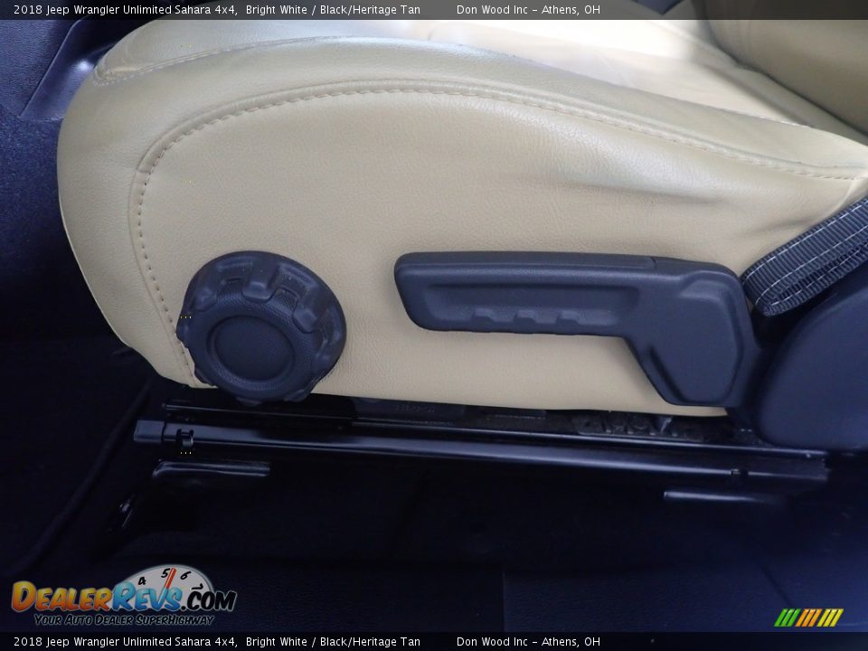 2018 Jeep Wrangler Unlimited Sahara 4x4 Bright White / Black/Heritage Tan Photo #20