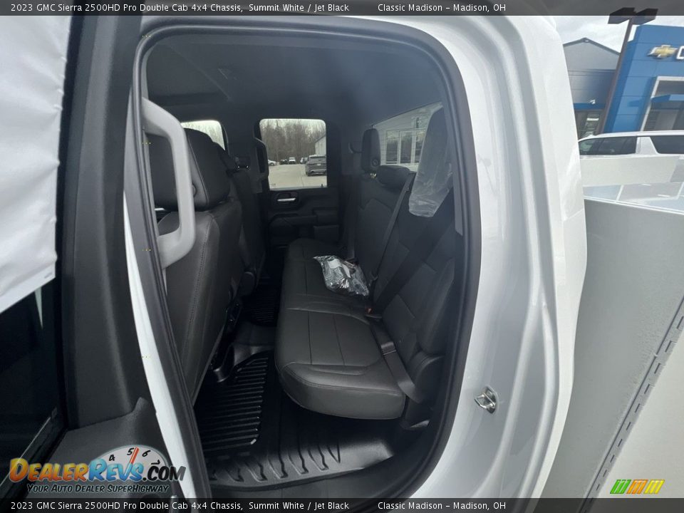 2023 GMC Sierra 2500HD Pro Double Cab 4x4 Chassis Summit White / Jet Black Photo #14