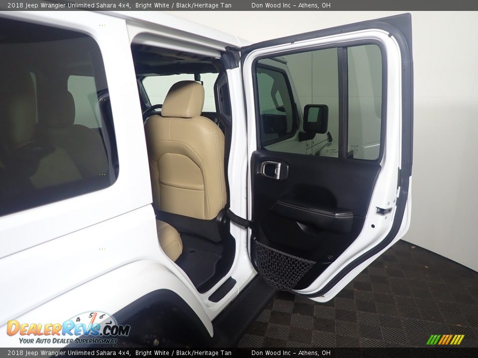 2018 Jeep Wrangler Unlimited Sahara 4x4 Bright White / Black/Heritage Tan Photo #33