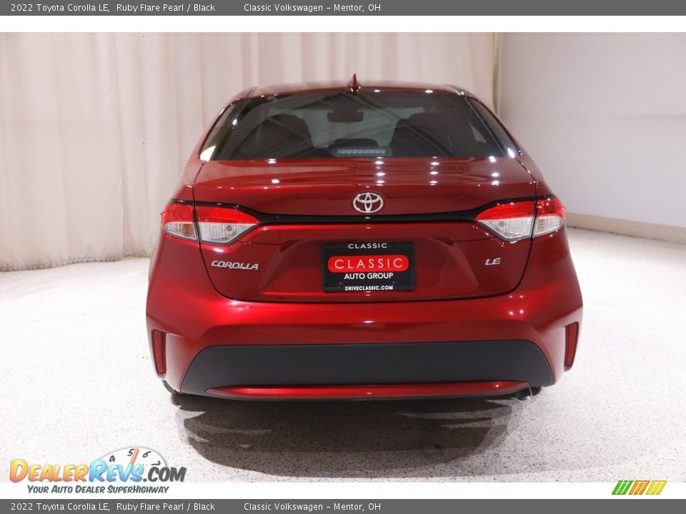 2022 Toyota Corolla LE Ruby Flare Pearl / Black Photo #16