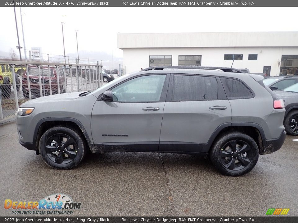 Sting-Gray 2023 Jeep Cherokee Altitude Lux 4x4 Photo #2