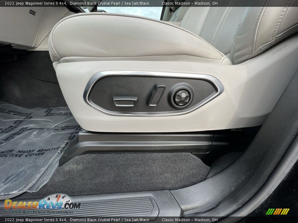 Front Seat of 2022 Jeep Wagoneer Series II 4x4 Photo #7