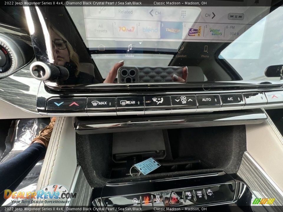 2022 Jeep Wagoneer Series II 4x4 Diamond Black Crystal Pearl / Sea Salt/Black Photo #13