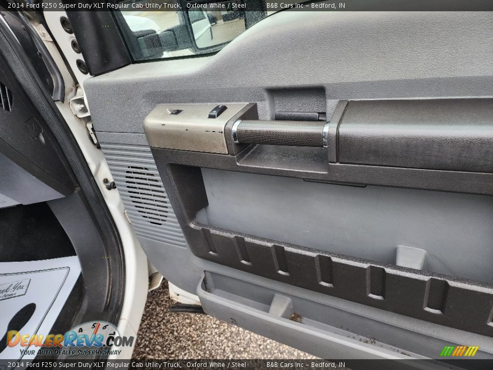 2014 Ford F250 Super Duty XLT Regular Cab Utility Truck Oxford White / Steel Photo #26