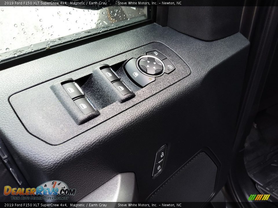 Door Panel of 2019 Ford F150 XLT SuperCrew 4x4 Photo #14