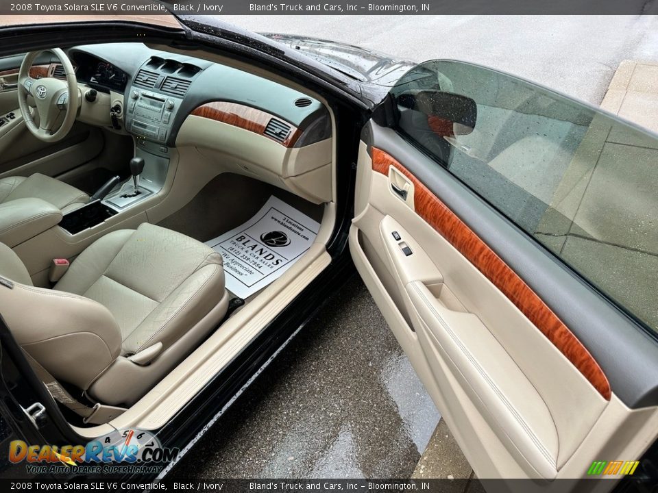 2008 Toyota Solara SLE V6 Convertible Black / Ivory Photo #24