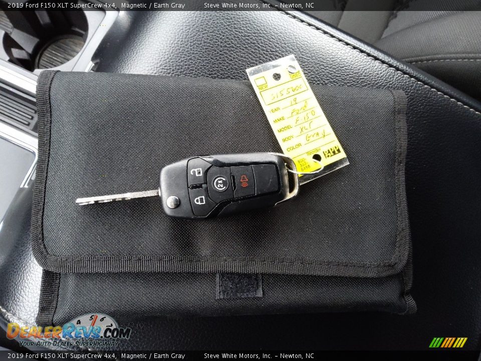 Keys of 2019 Ford F150 XLT SuperCrew 4x4 Photo #30