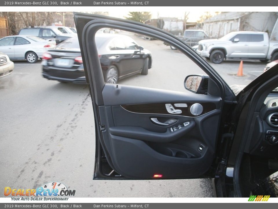 2019 Mercedes-Benz GLC 300 Black / Black Photo #9