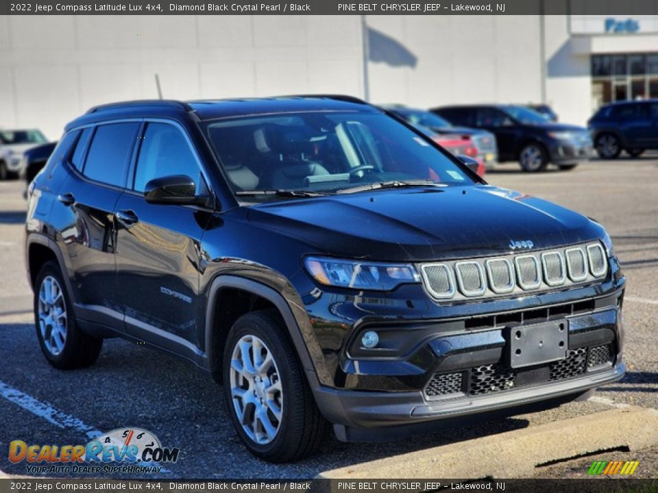 2022 Jeep Compass Latitude Lux 4x4 Diamond Black Crystal Pearl / Black Photo #3