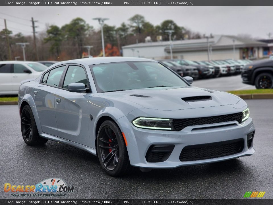 Front 3/4 View of 2022 Dodge Charger SRT Hellcat Widebody Photo #13