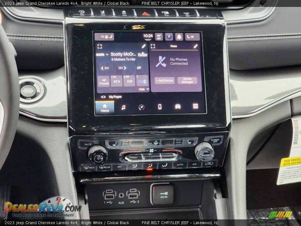 2023 Jeep Grand Cherokee Laredo 4x4 Bright White / Global Black Photo #13