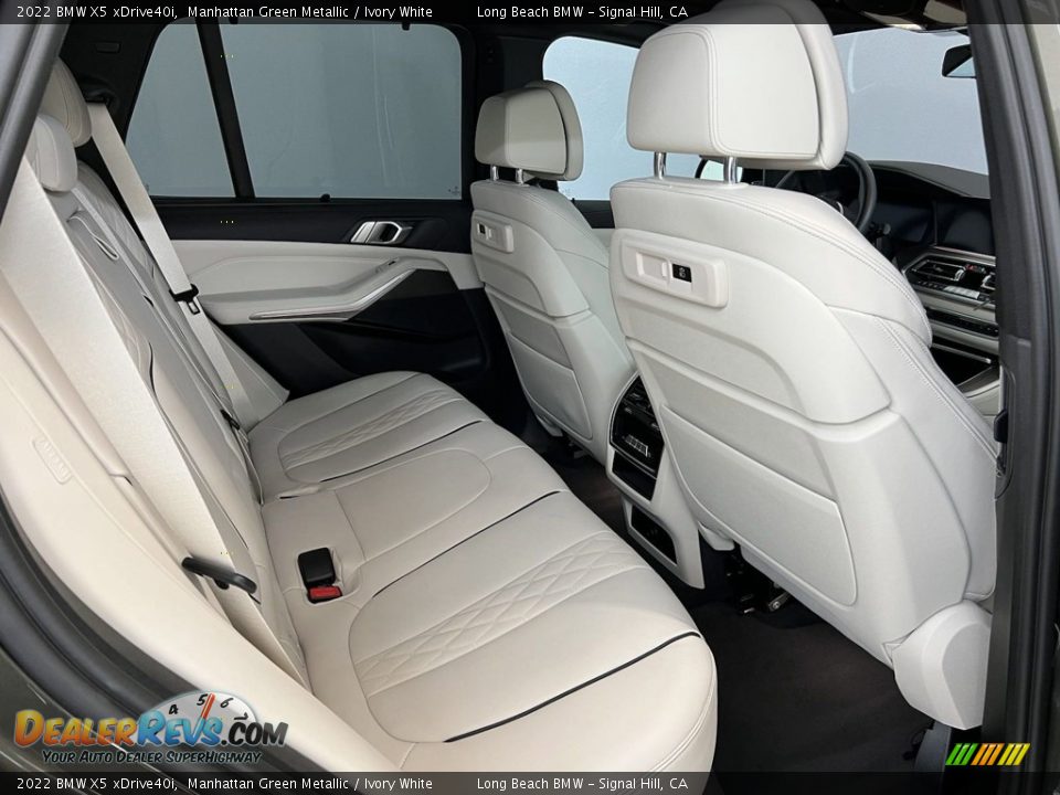 Rear Seat of 2022 BMW X5 xDrive40i Photo #14