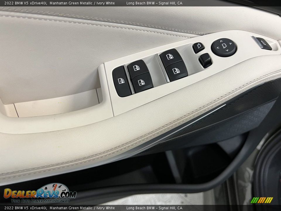 Door Panel of 2022 BMW X5 xDrive40i Photo #21