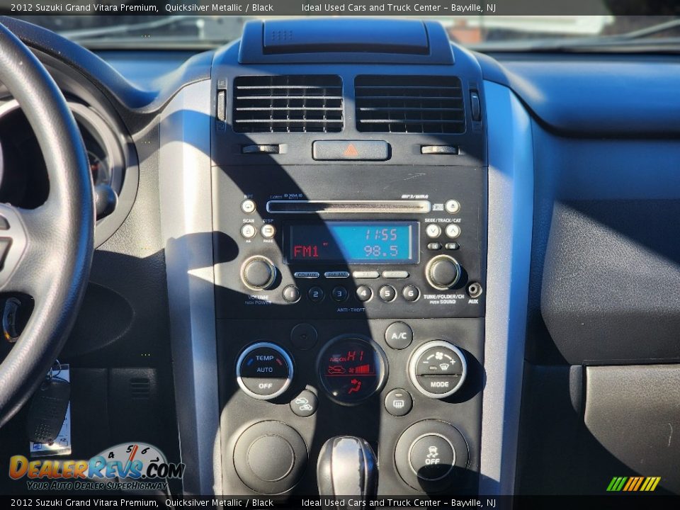 Controls of 2012 Suzuki Grand Vitara Premium Photo #17