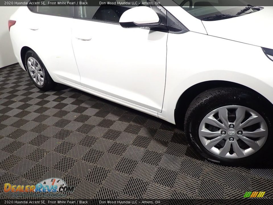 2020 Hyundai Accent SE Frost White Pearl / Black Photo #4